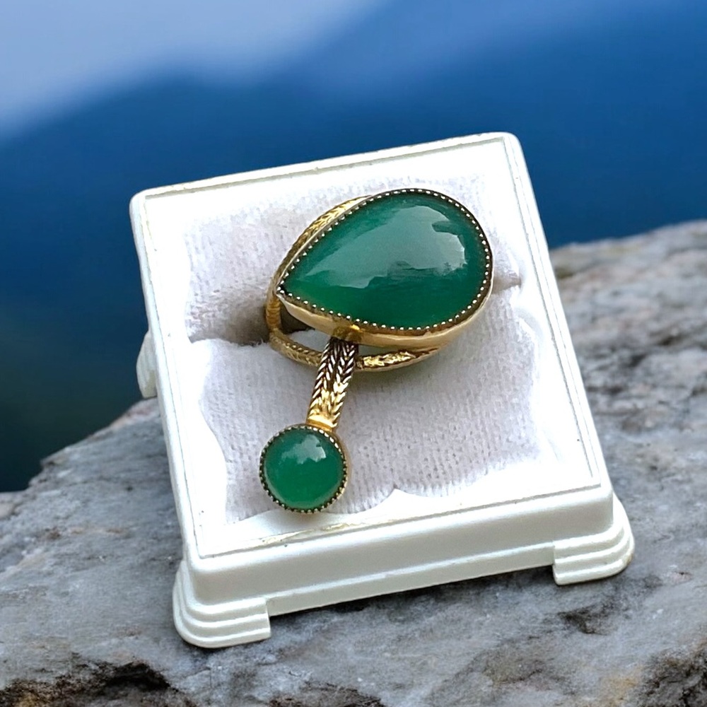 🌺Unique Gold Plated Green Stone Ring